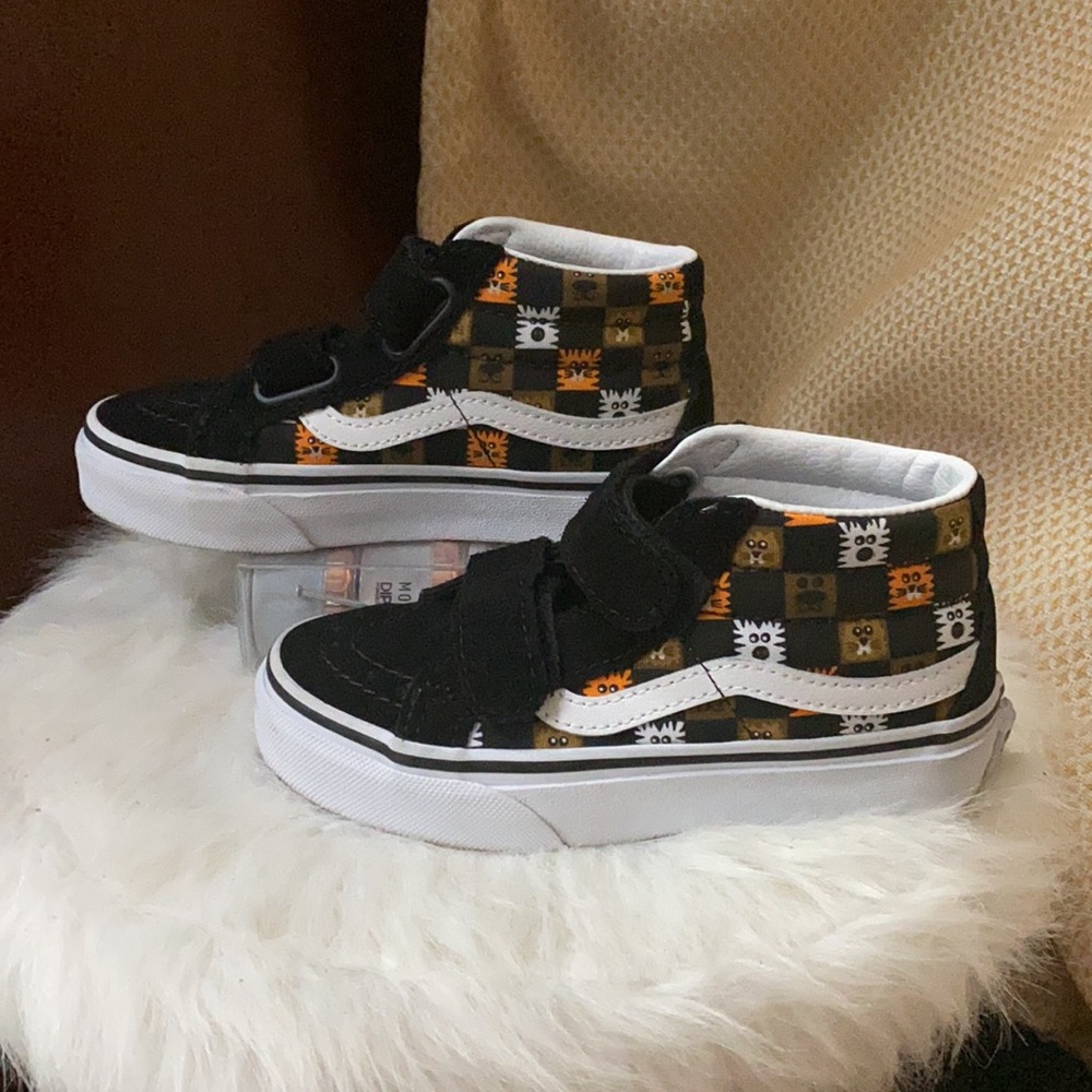 Vans - Picture 5 of 8